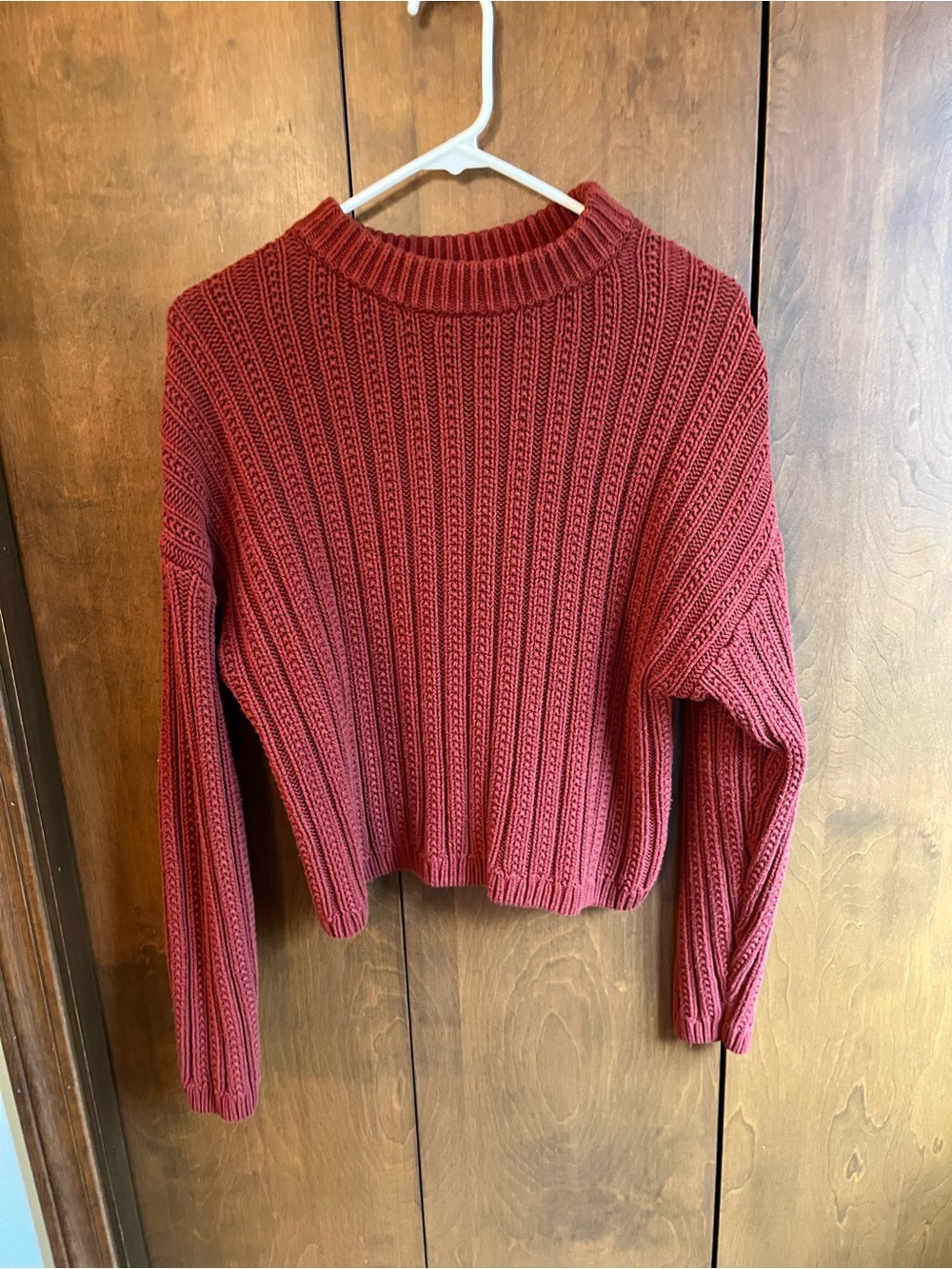 Universal Thread Women's Ribbed Crewneck Sweater - Wine Red